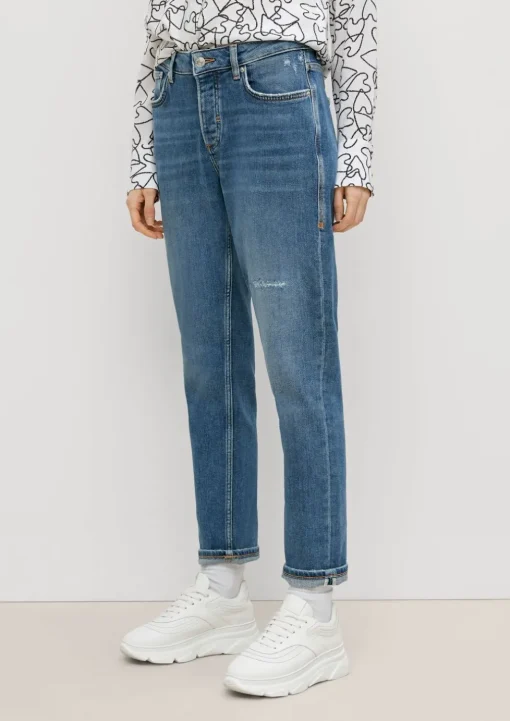 Relaxed: Boyfriend-Jeans mit Destroyes