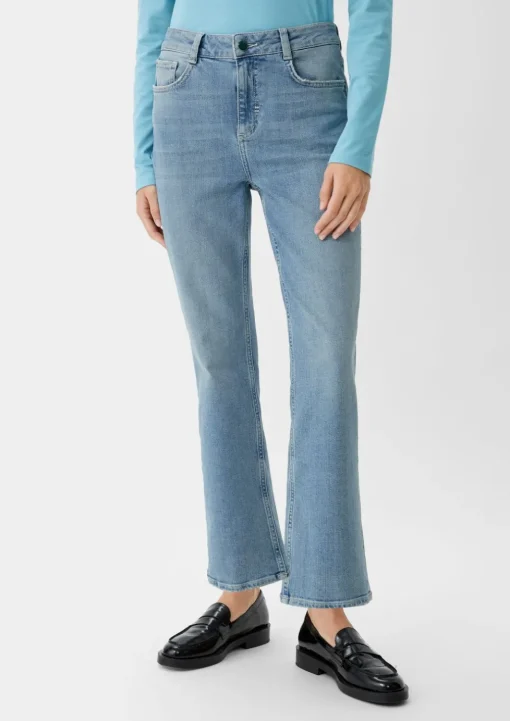 Relaxed: Jeans mit Flared leg