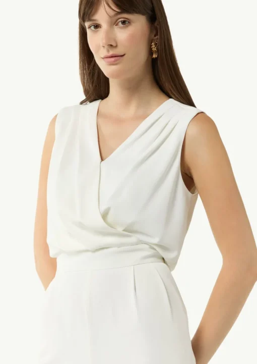 Ärmelloser Jumpsuit mit Faltendetail