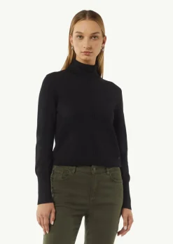 Rollkragenpullover mit Biesen und Rippdetails