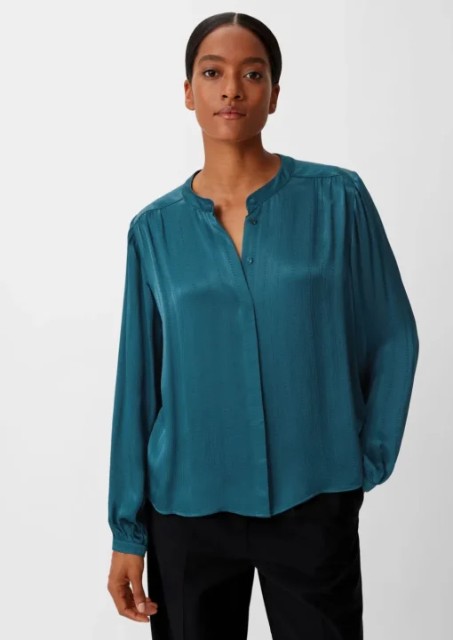 Satinbluse mit Musterstruktur