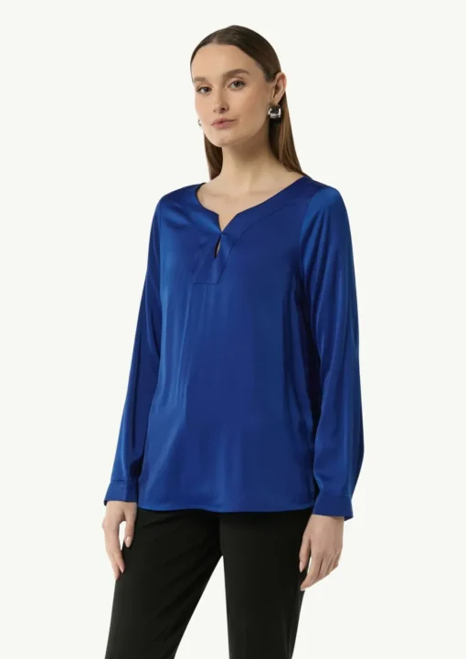 Satinbluse mit Tunika-Ausschnitt