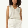 Satin-Top mit Spitzendetails