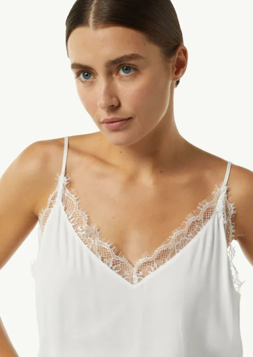 Satintop mit Spitzen-Details und verstellbaren Trägern