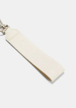 Schlüsselanhänger mit Logo-Schriftzug