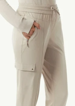 Schlupfhose in Lederoptik mit Cargotaschen