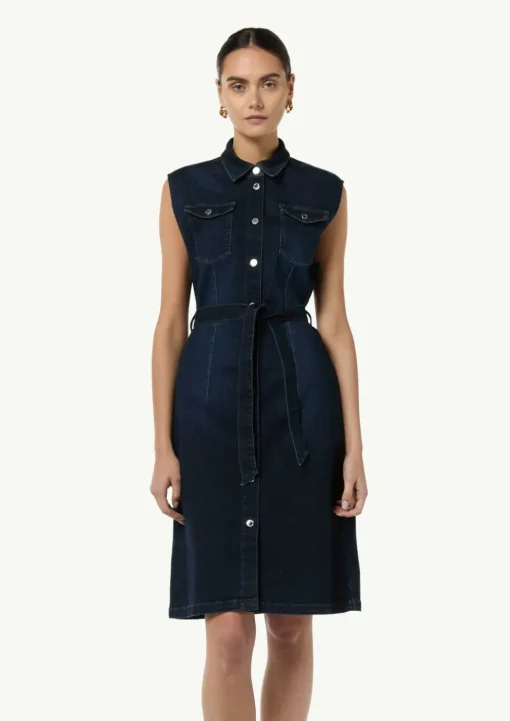 Schmal geschnittenes Jeanskleid mit Bindegürtel