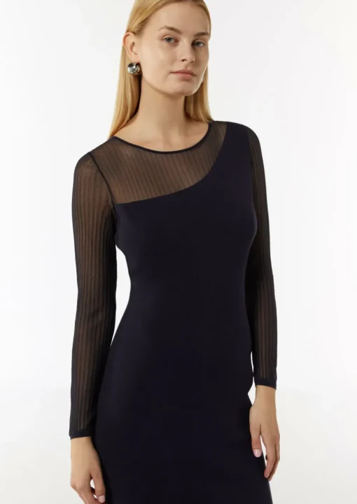 Schmal geschnittenes Strickkleid mit Transparenz-Effekt