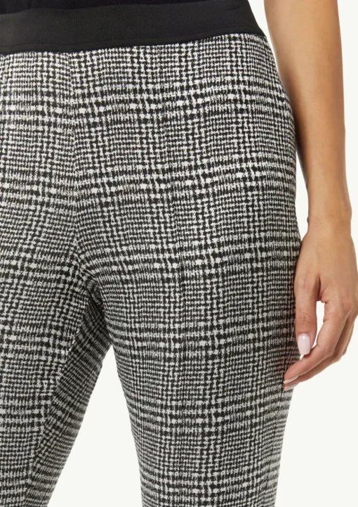 Schmale Hose mit gewebtem Karomuster