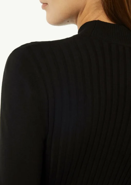 Slim-Fit-Strickpullover mit Paillettenbesatz