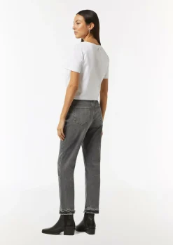 Straight-Leg-Jeans mit gefranstem Saum