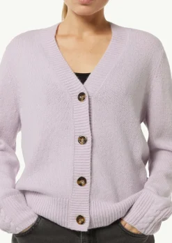 Strickjacke mit Zopf-Detail