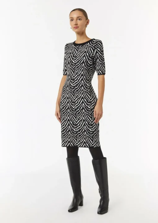 Strick-Kleid mit Zebra-Jaquard und Rippblende