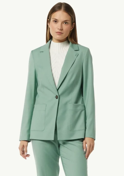Taillierter Blazer mit abnehmbarem Logo-Pin