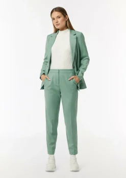 Taillierter Blazer mit abnehmbarem Logo-Pin