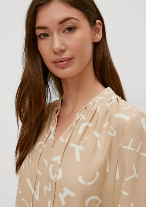 Viskosebluse mit Allover-Muster