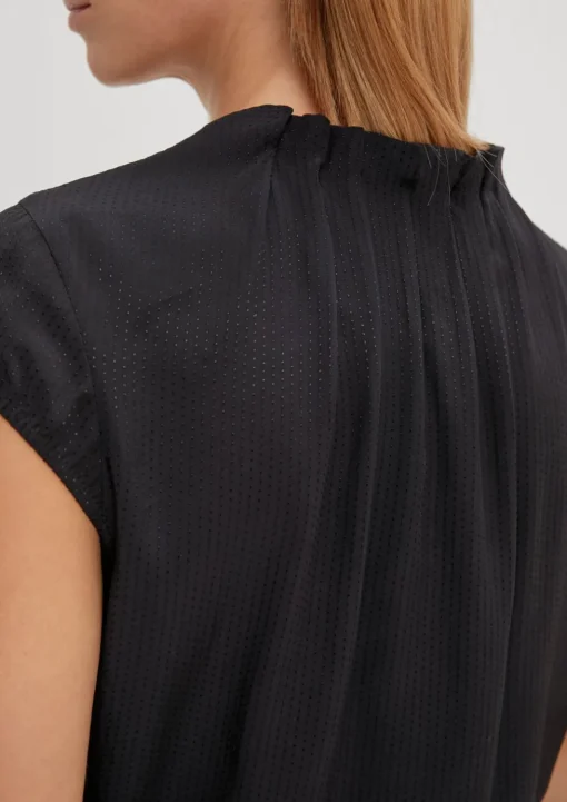 Viskosebluse mit Strukturmuster