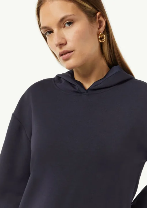 Weiches Kapuzenshirt mit Satin-Details